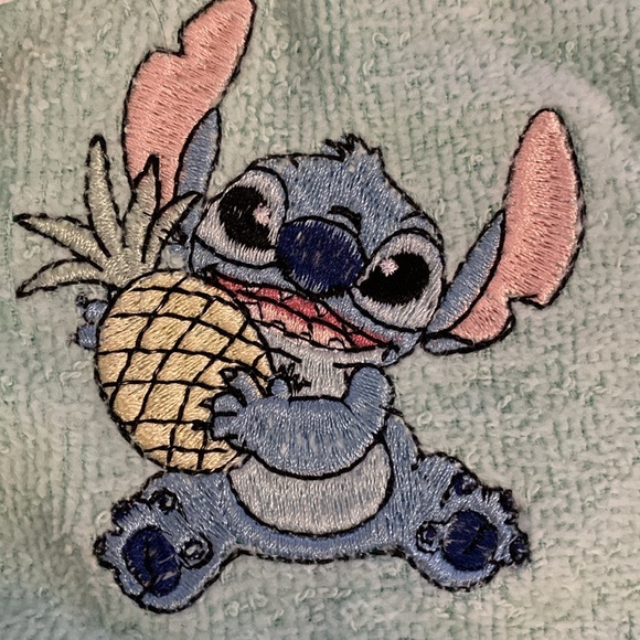 ❤️ Disney’s Lilo & Stitch Pineapple Tea Towel Set NWT - Picture 5 of 6